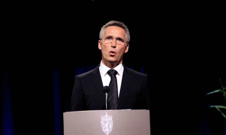 Ο πρωθυπουργός της Νορβηγίας έγινε… ταξιτζής - Ήθελε να δει τα προβλήματα από κοντάΘα αποτελούσε σοκ για την ελληνική κοινή γνώμη αν ο Αντώνης Σαμαράς αποφάσιζε να αφήσει το Μέγαρο Μαξίμου και να μεταπηδήσει.... στο επάγγελμα του ταξιτζή. Δεν συνέβη όμως 